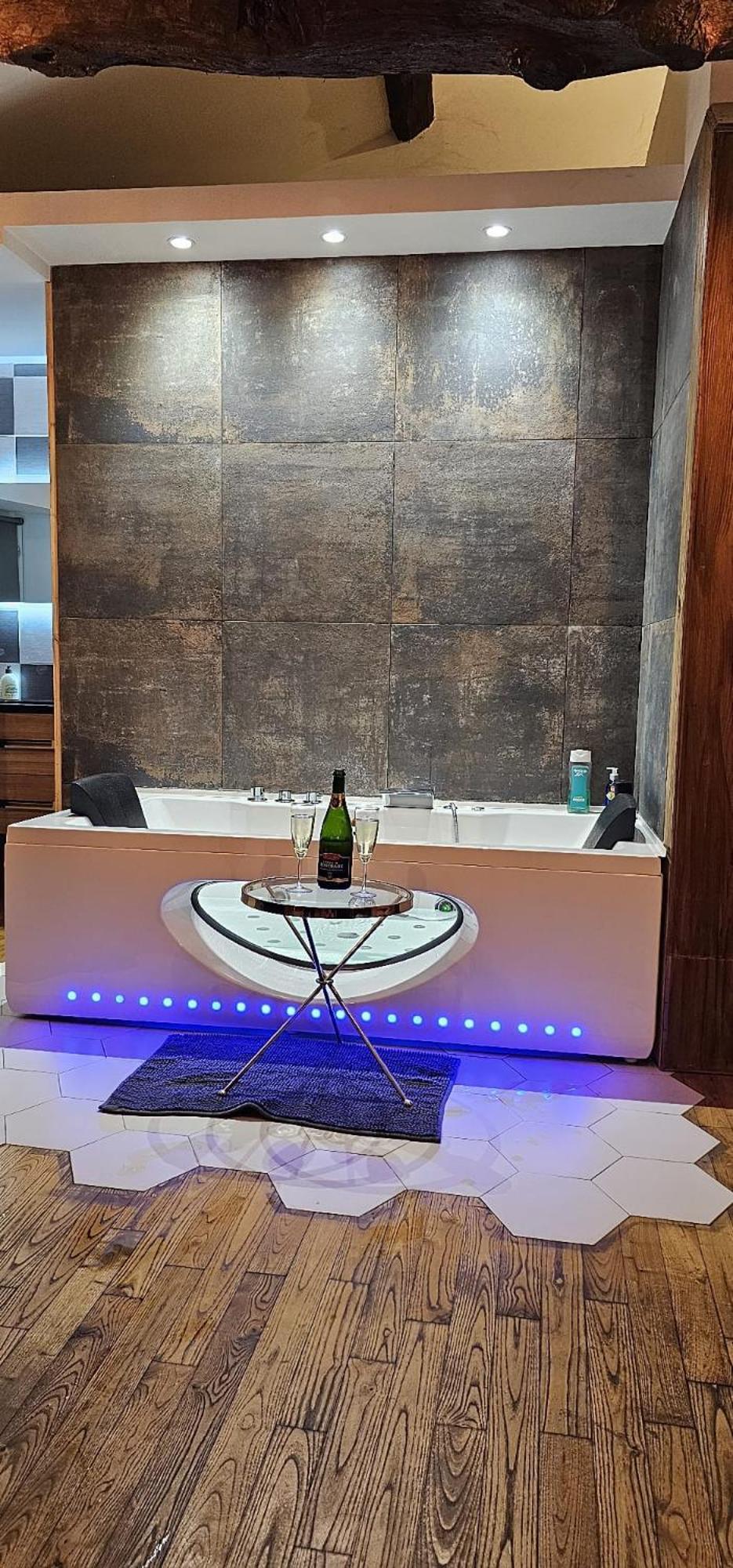 Suite Penthouse Romantique, Confolens, Charente Dış mekan fotoğraf